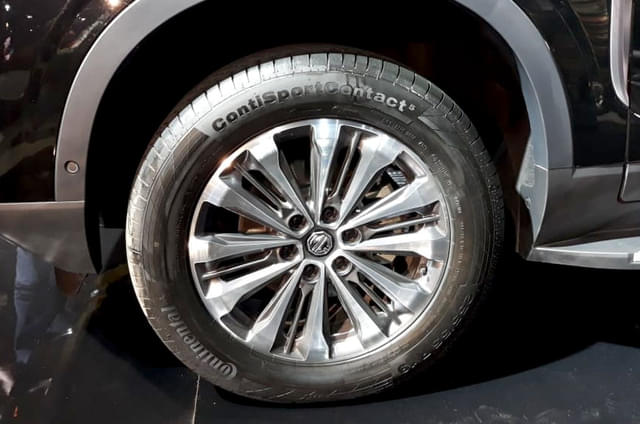 Alloy Wheels Image - 10362