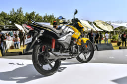 BS6 Hero Passion Pro rear.