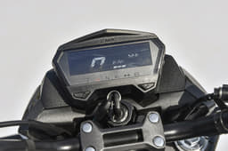 Fully-digital instrumentation on the Hero Xtreme 160R.