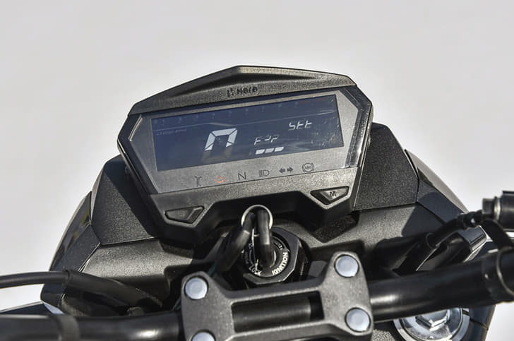Fully-digital instrumentation on the Hero Xtreme 160R.