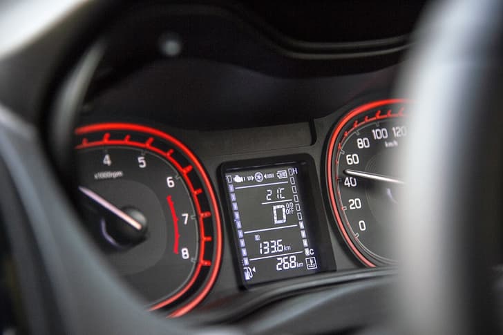 Tiny infographic on MID shows hybrid system at work. 