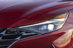 2021 Hyundai Elantra image gallery