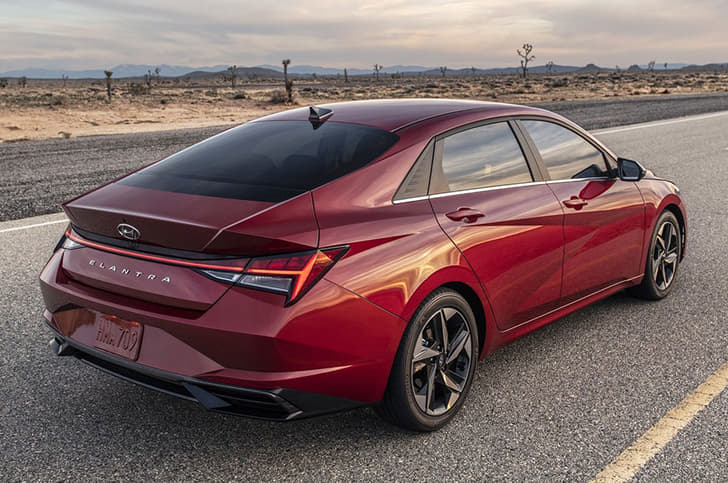 2021 Hyundai Elantra image gallery