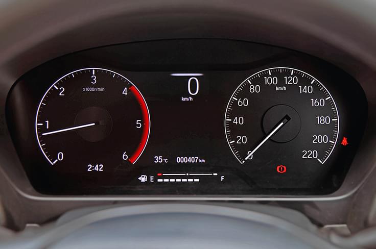 The part-digital instrument cluster has a 7-inch screen. The part-digital instrument cluster has a 7-inch screen.