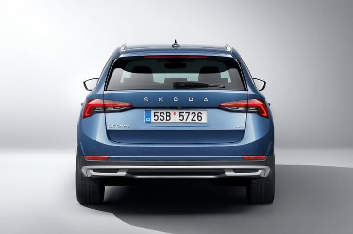 2020 Skoda Octavia Scout image gallery