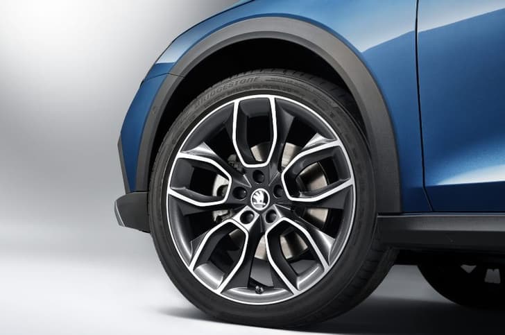 2020 Skoda Octavia Scout image gallery