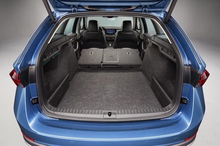 2020 Skoda Octavia Scout image gallery