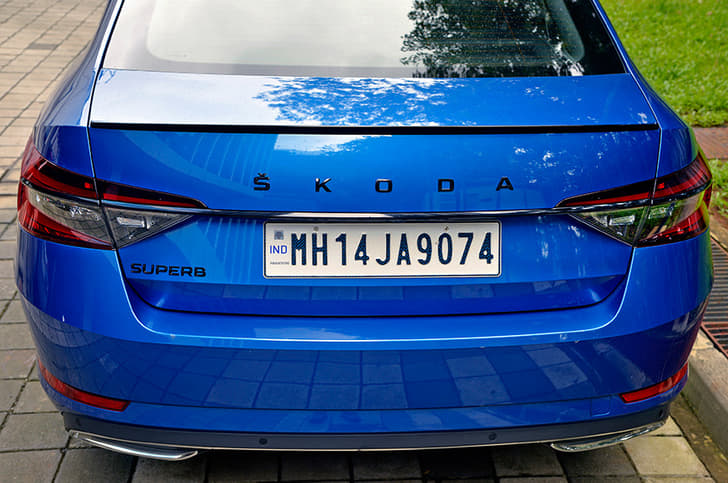 2020 Skoda Superb Sportline image gallery