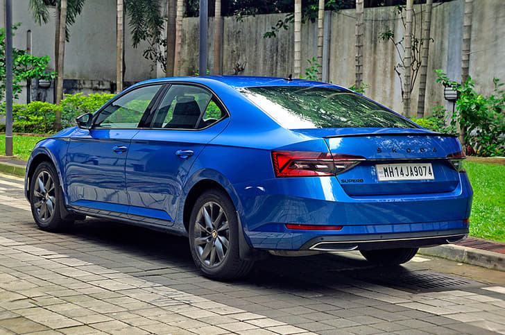 2020 Skoda Superb Sportline image gallery