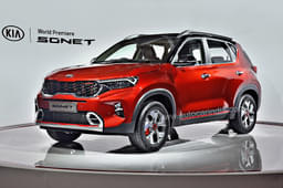 Kia Sonet Front Left Three Quarter