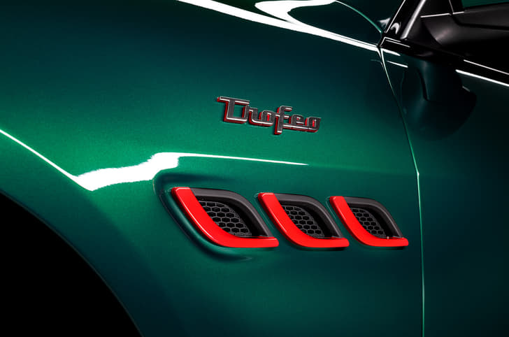 2020 Maserati Quattroporte Trofeo image gallery