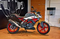 The tank extensions are larger on the 2020 BMW G 310 R.