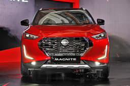 Visual cues to the larger Nissan Kicks can be seen.