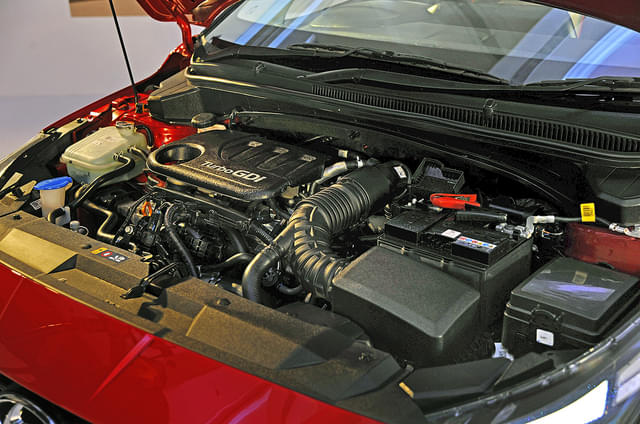 Open Bonnet Engine Shot Image - 11057