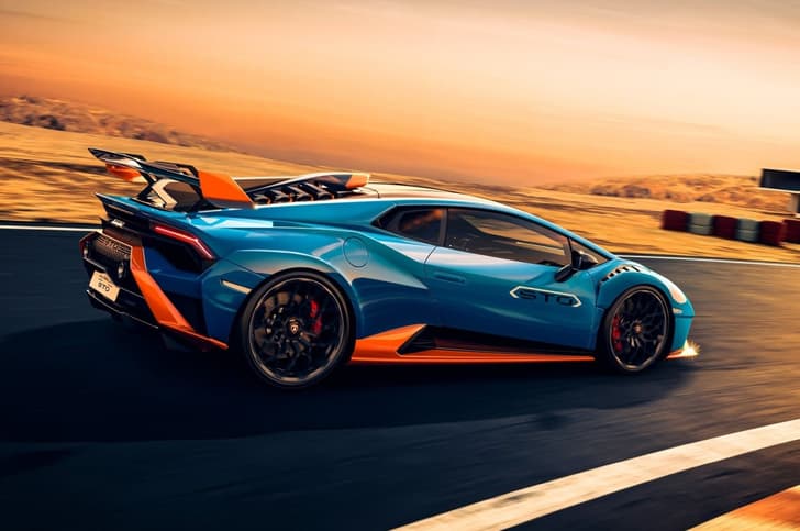 The STO's naturally aspirated V10 unit 640hp.