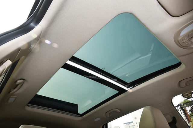 https://img.autocarindia.com/Galleries/20210107122840_MG_Hector_facelift_2021_panoramic_sunroof.jpg