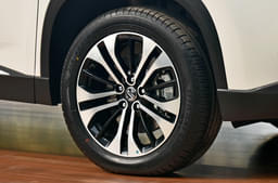Mg Hector Alloy Wheels True