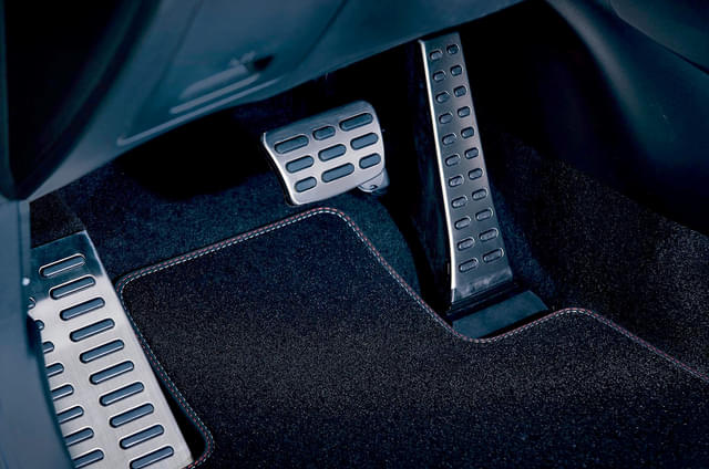 Foot Controls Image - 13437