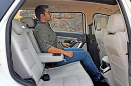 Tata Safari Second Row Seats