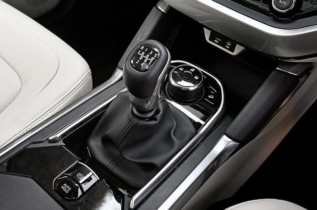 Gear Box 6 Speed Image - 10525