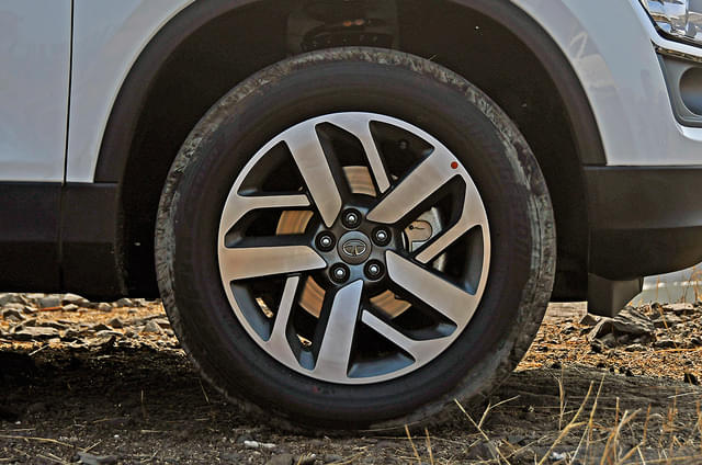 Alloy Wheels Image - 10504