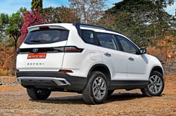 Tata Safari Front Right Three Quarter