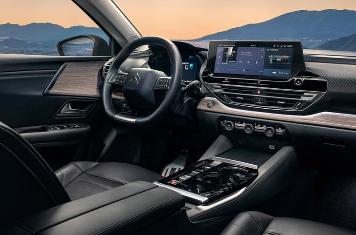 2021 Citroen C5X image gallery