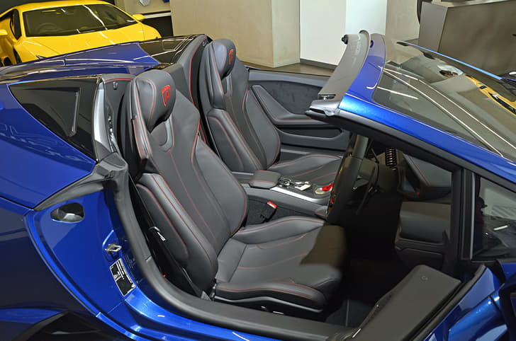 Lamborghini Huracan Evo RWD Spyder image gallery