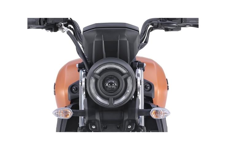 The LED headlamp is inspired by old-school designs. The LED headlamp is inspired by old-school designs.