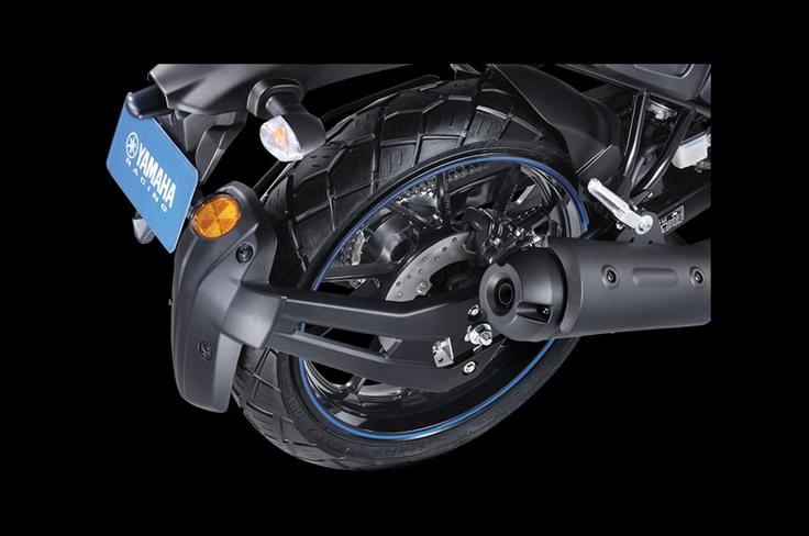 The 17 inch wheels are shod with block pattern tyres. The 17 inch wheels are shod with block pattern tyres.