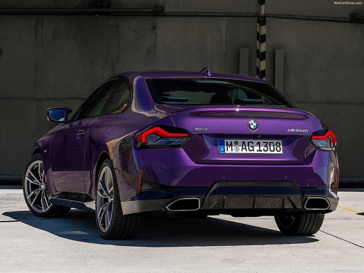 2022 BMW 2 Series Coupe image gallery