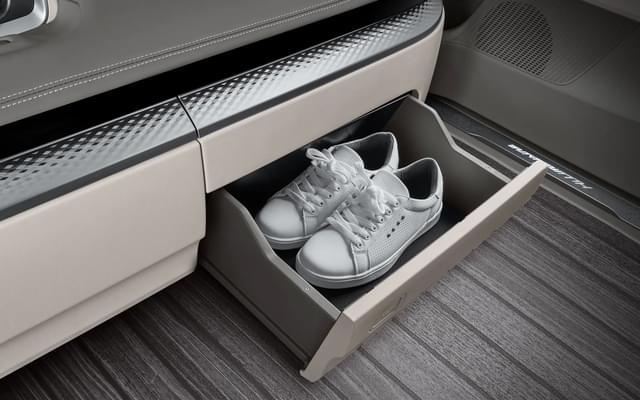 Glove Box Image - 4624