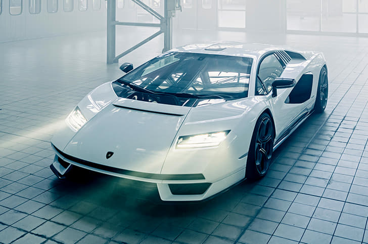 Lamborghini Countach LPI 800-4 image gallery