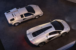 Lamborghini Countach LPI 800-4 image gallery