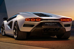 Lamborghini Countach LPI 800-4 image gallery