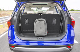 Mahindra Xuv700 Rear View