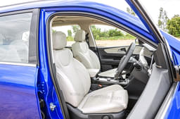 Mahindra Xuv700 Front Row Seats