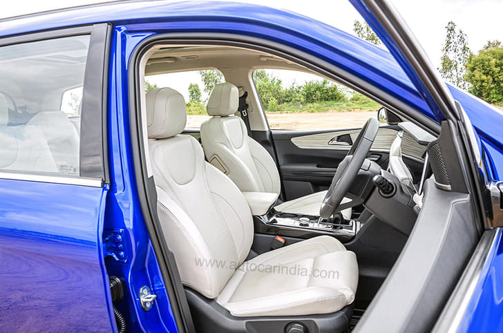 Mahindra Xuv700 Front Row Seats