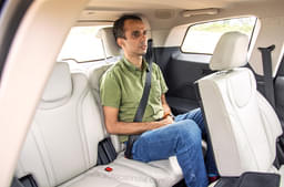 Mahindra Xuv700 Second Row Seats