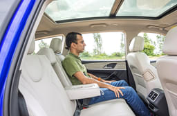 Mahindra Xuv700 Second Row Seats