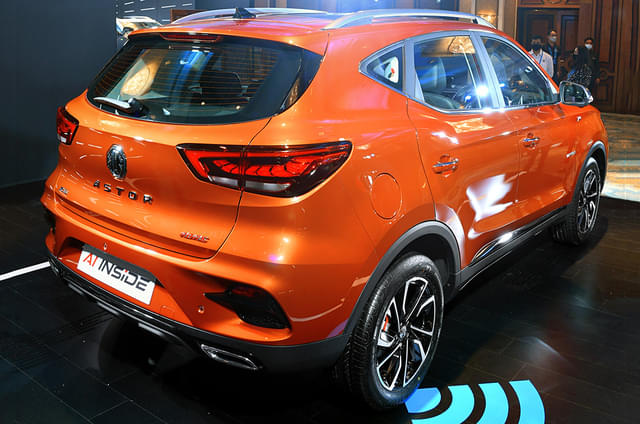 Rear View Image - 7779