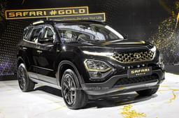 Tata Safari Front Right Three Quarter