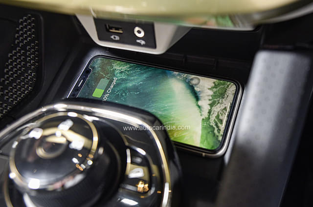 Charging Ports Image - 10617