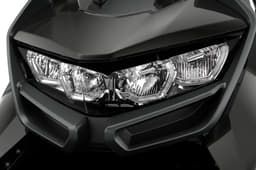 The BMW C 400 GT’s LED lights large body panels make its design striking.