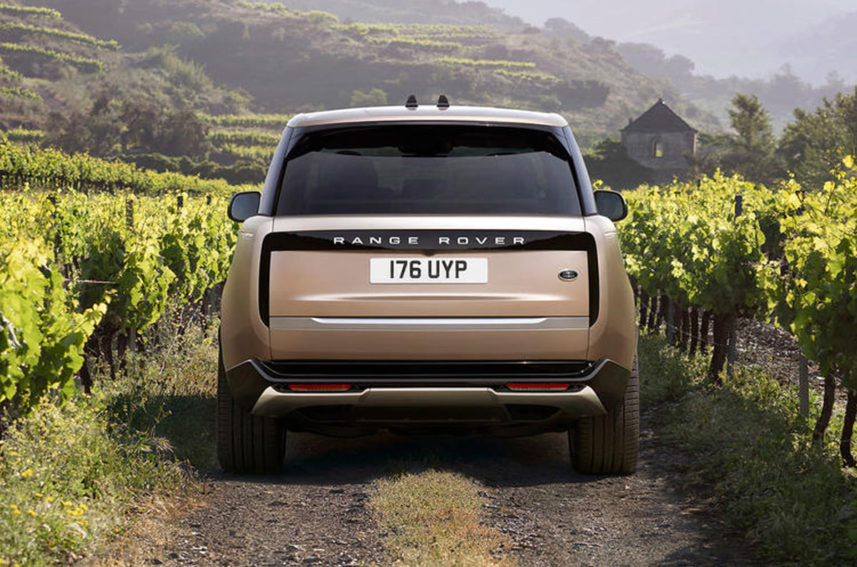 Land Rover Range Rover SWB SV 5 Seat P550e 3.0 Hybrid Price, Images ...