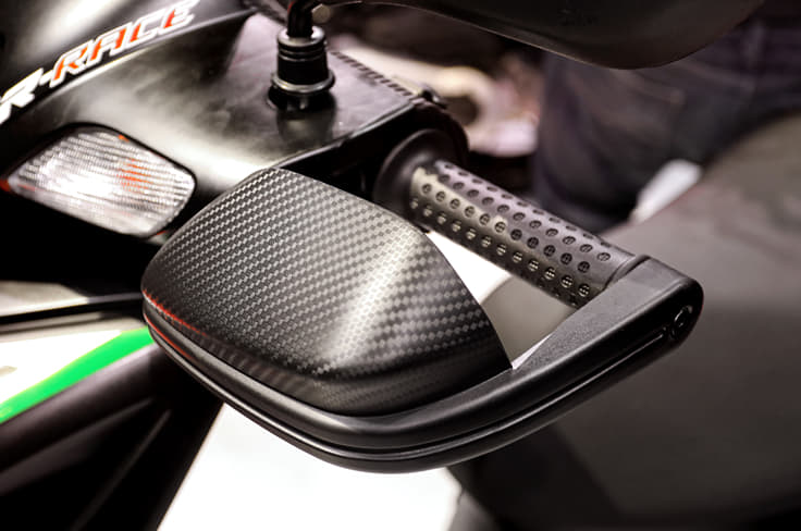 The SR160 Race gains knuckle guards. The SR160 Race gains knuckle guards.