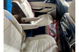 Kia Carens Second Row Seats