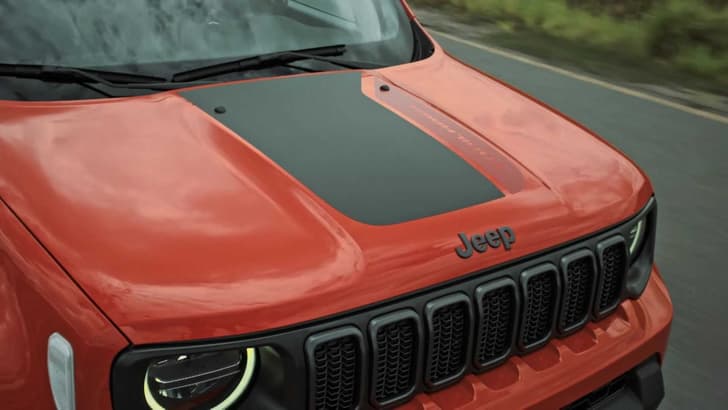 2022 Jeep Renegade facelift bonnet