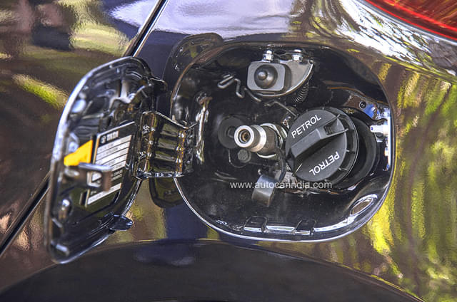 Open Fuel Lid Image - 15819