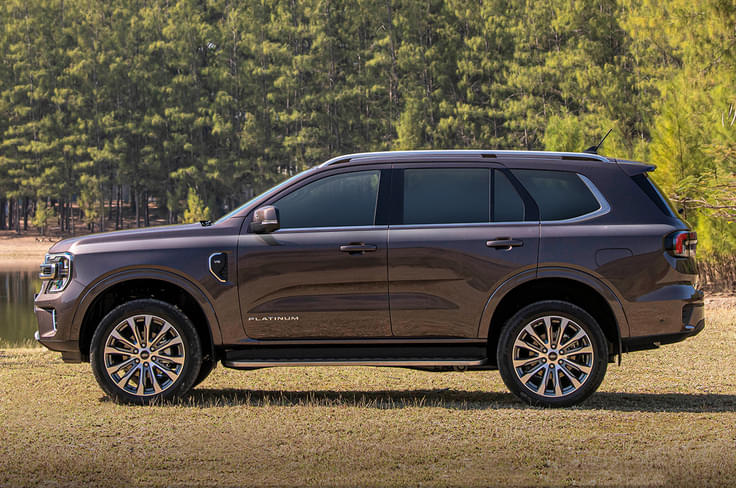 2022 Ford Everest side view. 2022 Ford Everest side view.